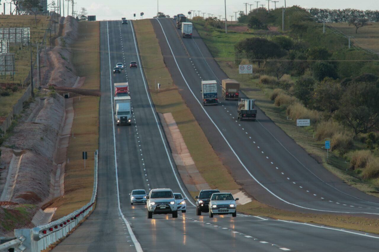 Imagem de compartilhamento para o artigo BR-163 terá botão SOS em aplicativo, 477 câmeras e 51 medidores de velocidade na nova concessão da MS Todo dia